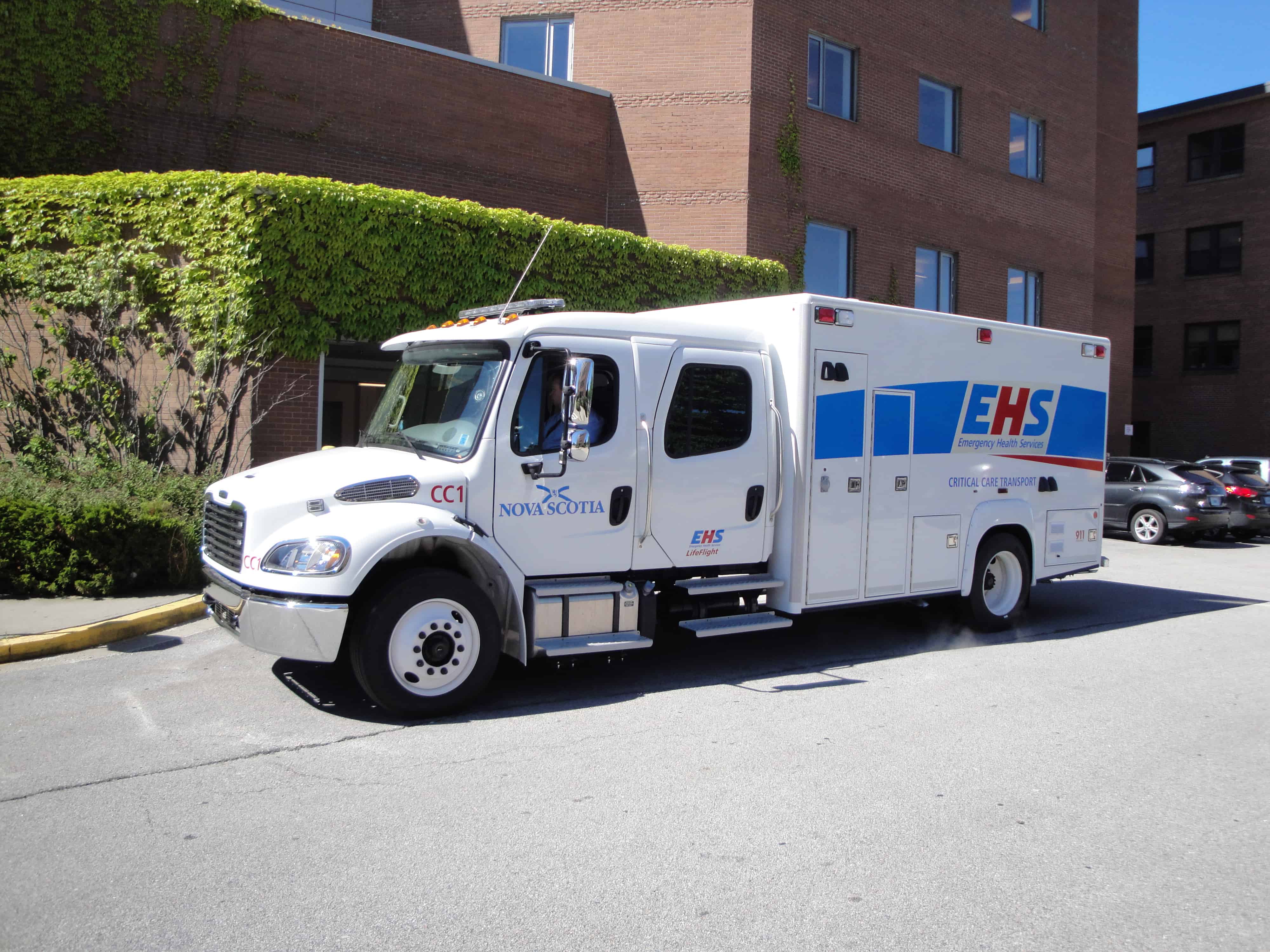 2015-M2-106-Crew-Cab-FL_Tru-Star-Ambulance